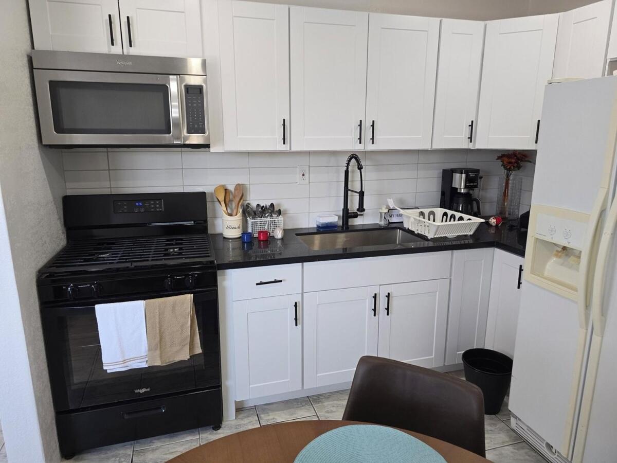 2 Bd Near To Downtown Apartment Los Angeles