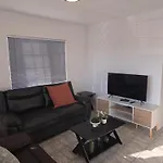 2 Bd Apartment Near To Downtown